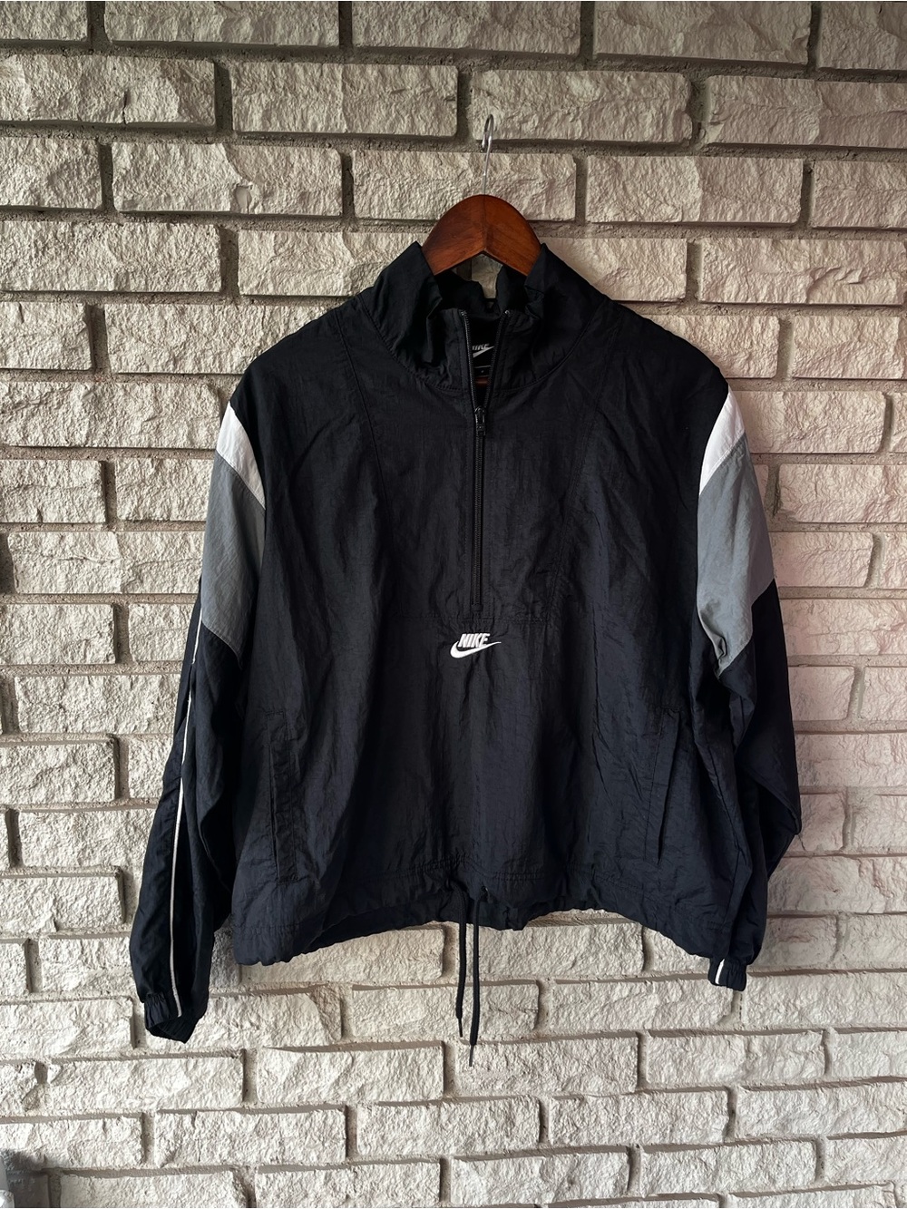 Women’s Nike Black Half Zip Heritage Pullover Windbreaker Size Small